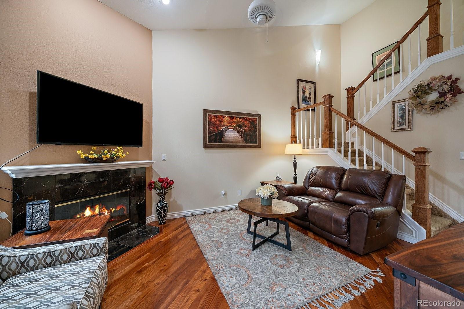 Image 4: gorgeous Brazillian hardwood floors on the main level