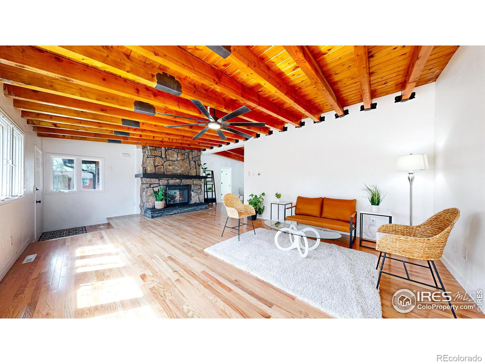 Image 4: Living Room Image 4: Living Room