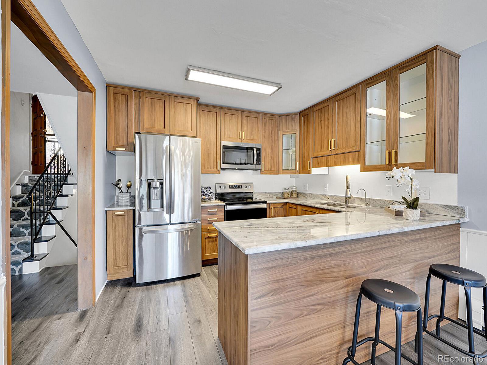 Image 3: Kitchen