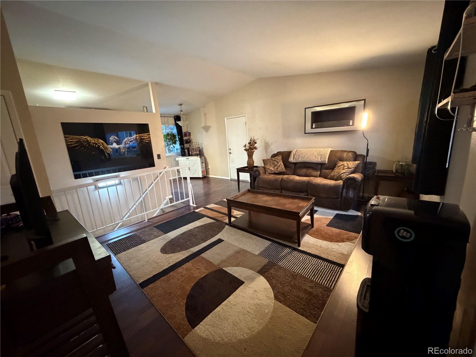 Image 3: Living Room