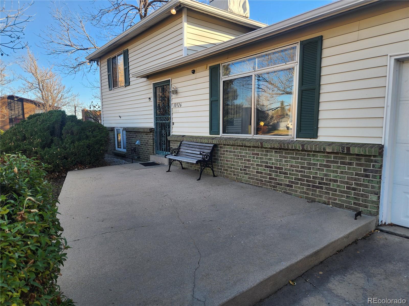 Image 1: nice concrete front portch Image 1: nice concrete front portch