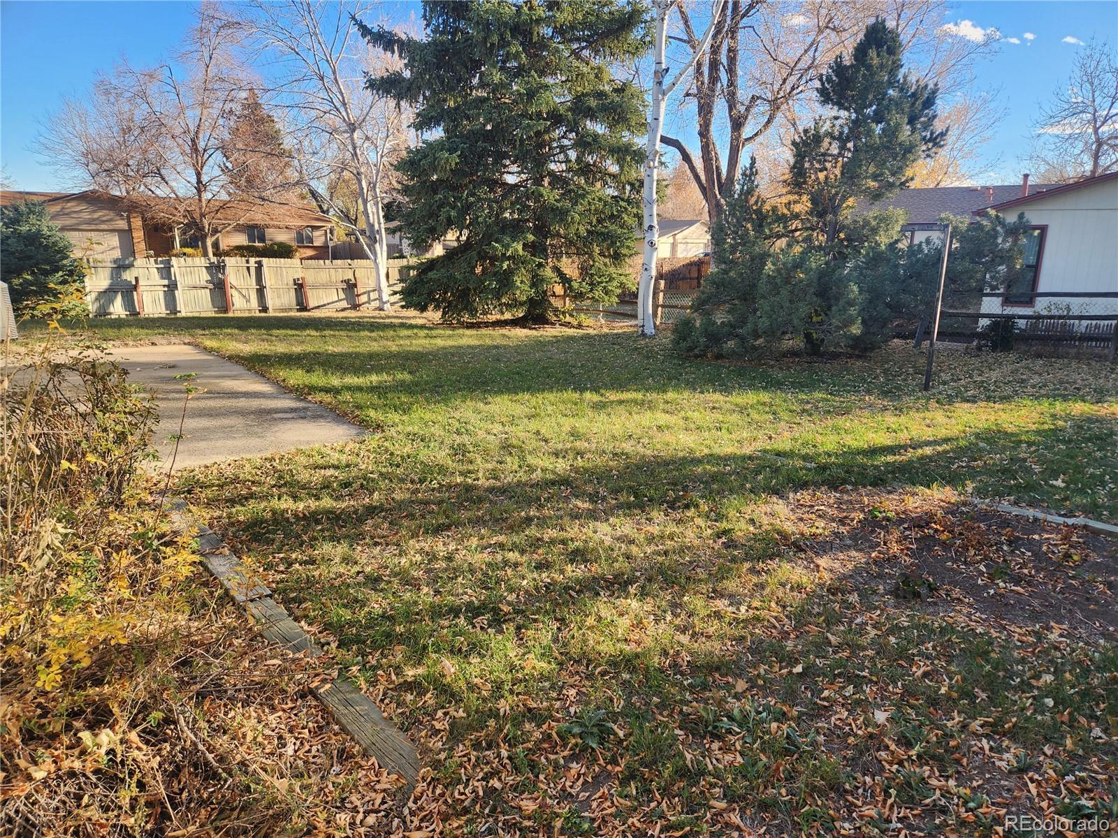 Image 4: yard big enough for ??? Image 4: yard big enough for ???