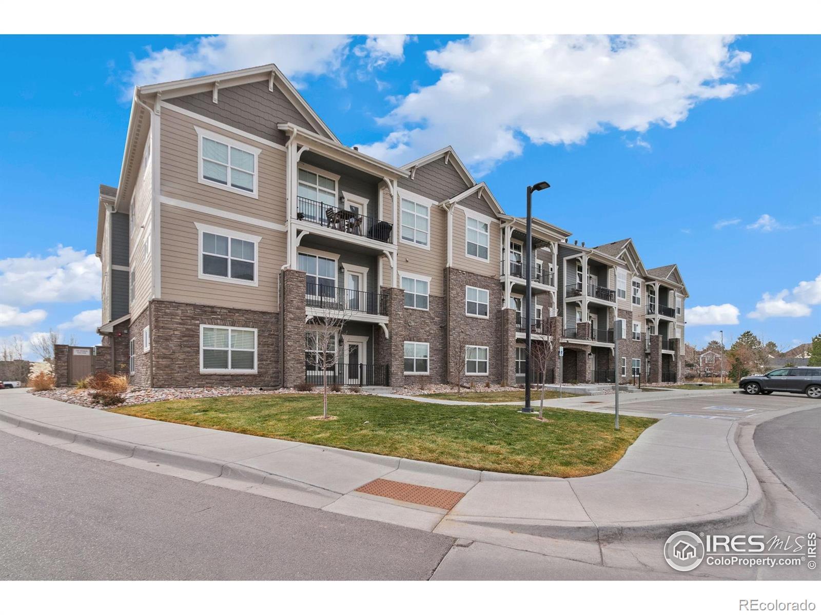 Image 1: 4622 Hahns Peak Dr. #307 Stunning top floor NE corner unit
