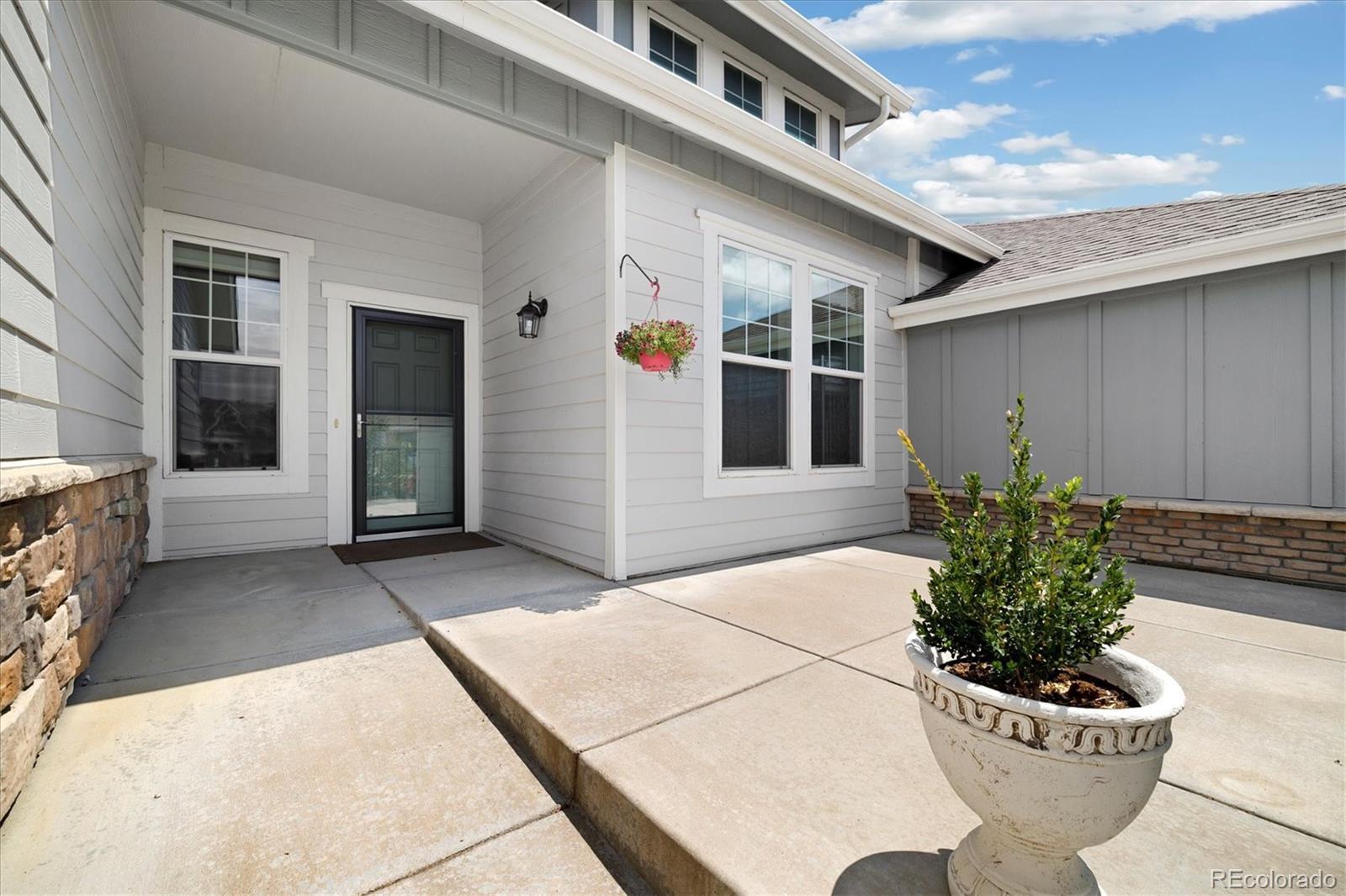 Image 2: Welcoming front porch