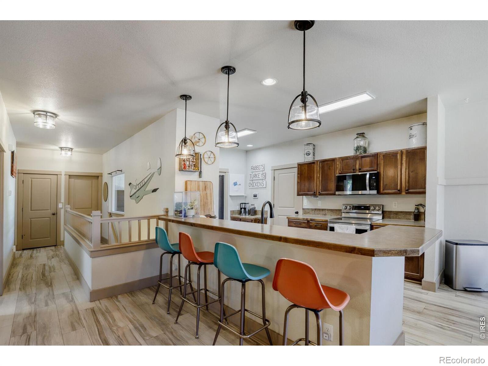 Image 2: Open floor plan - main floor living