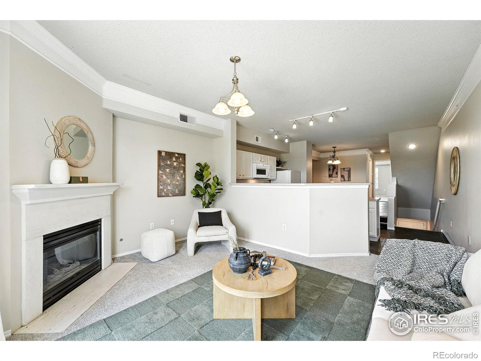 Image 3: Space for entertaining