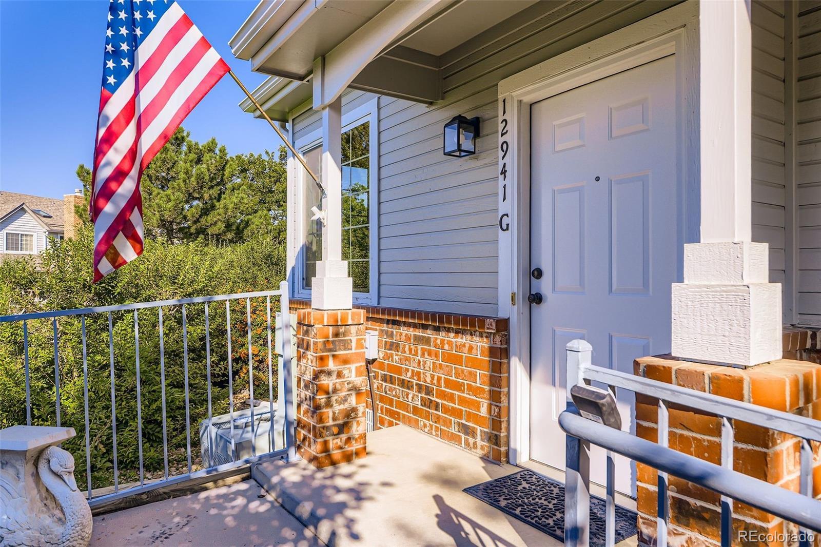 Image 3: Front Entry