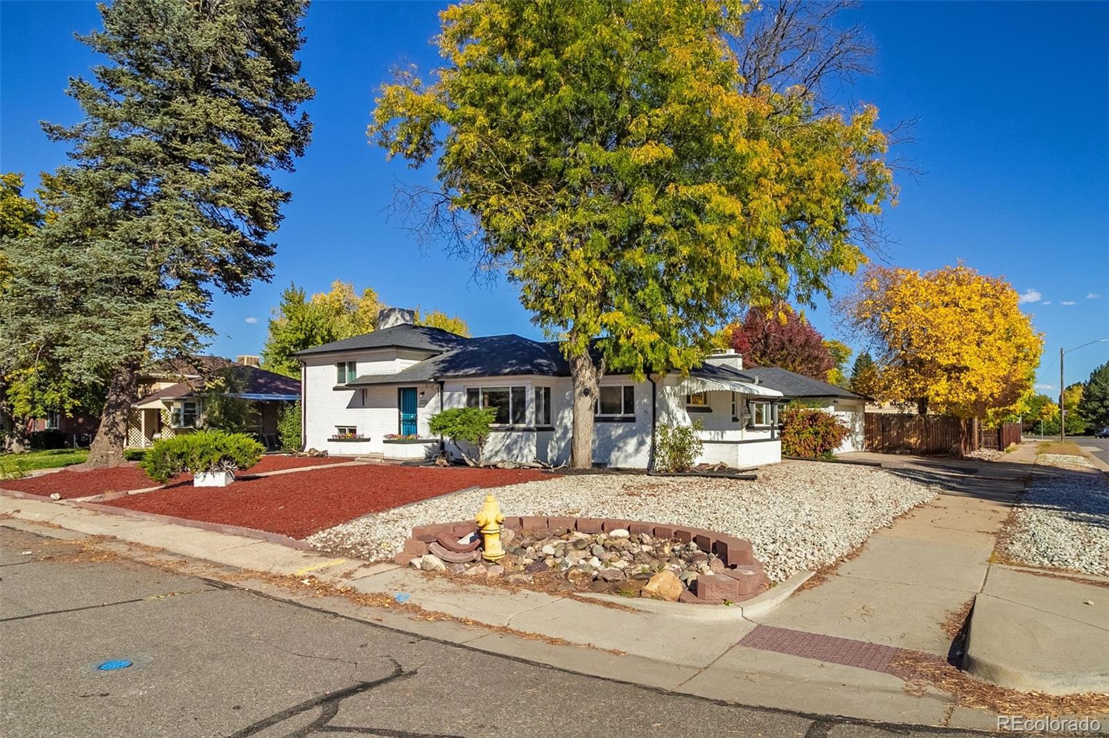 Image 2: Corner lot, walking distance to Harvey Park Image 2: Corner lot, walking distance to Harvey Park