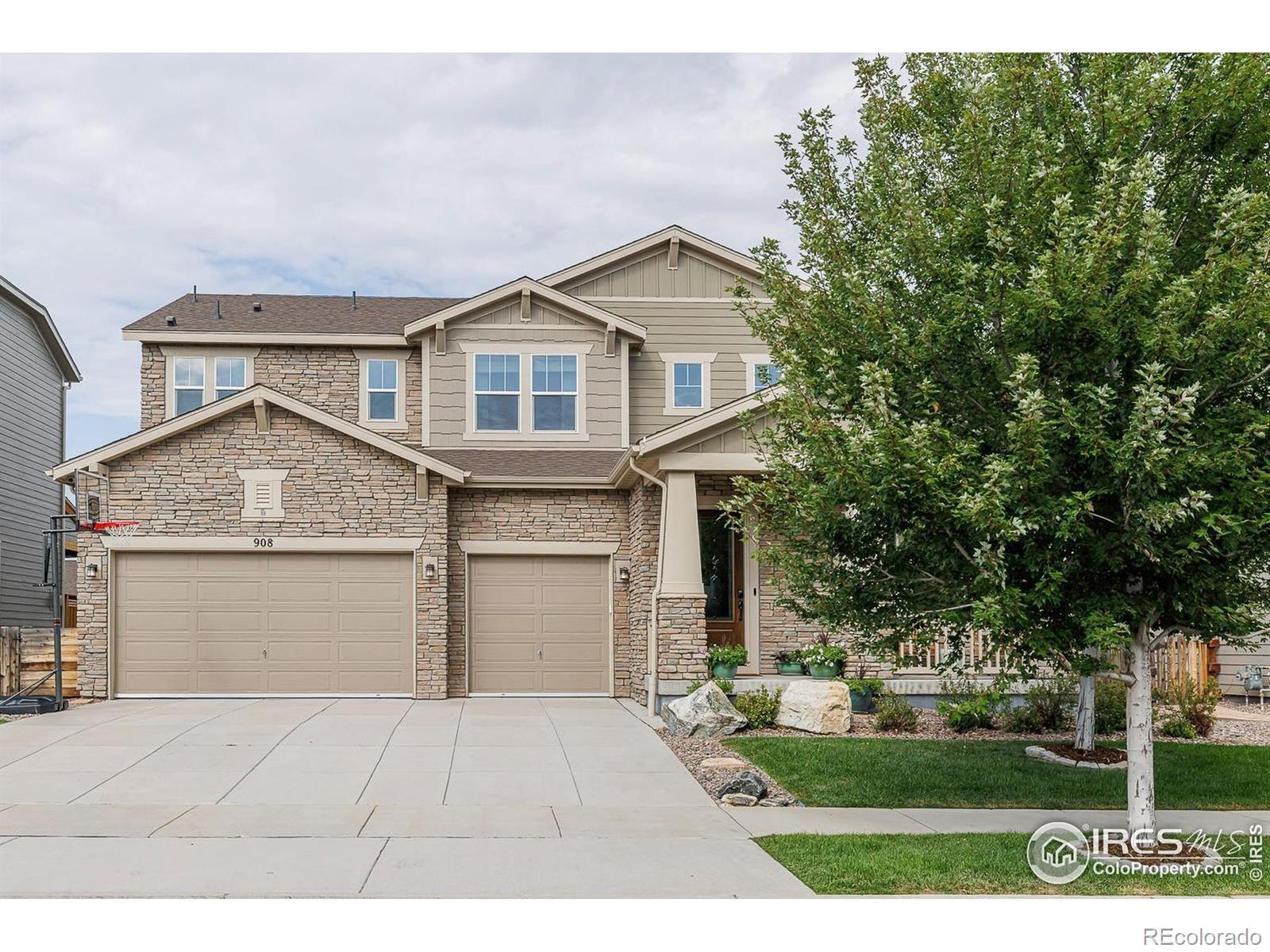 Image 2: Offering 4,655 finished square feet