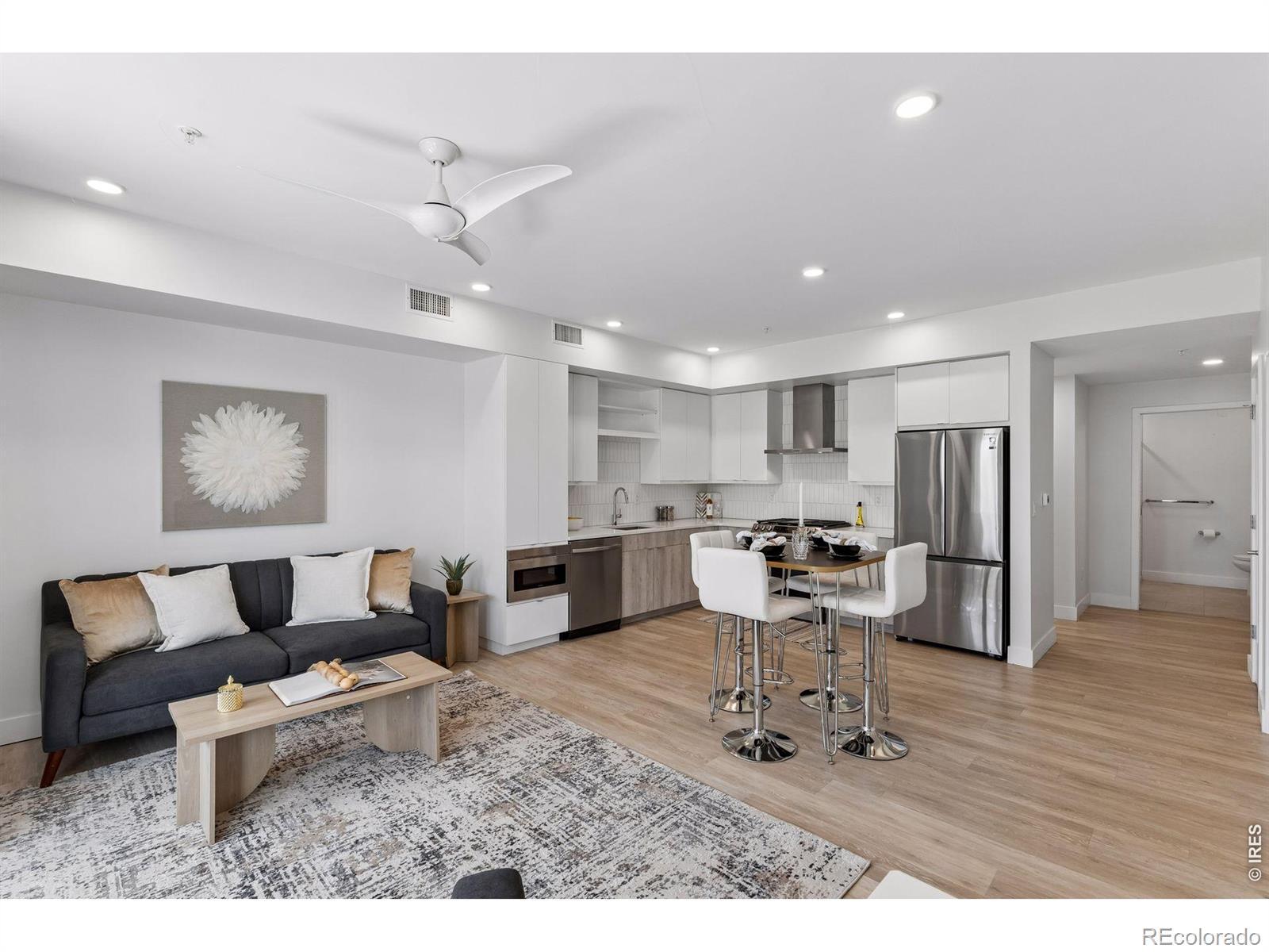 Image 2: Tall 9 Ceilings Image 2: Tall 9 Ceilings