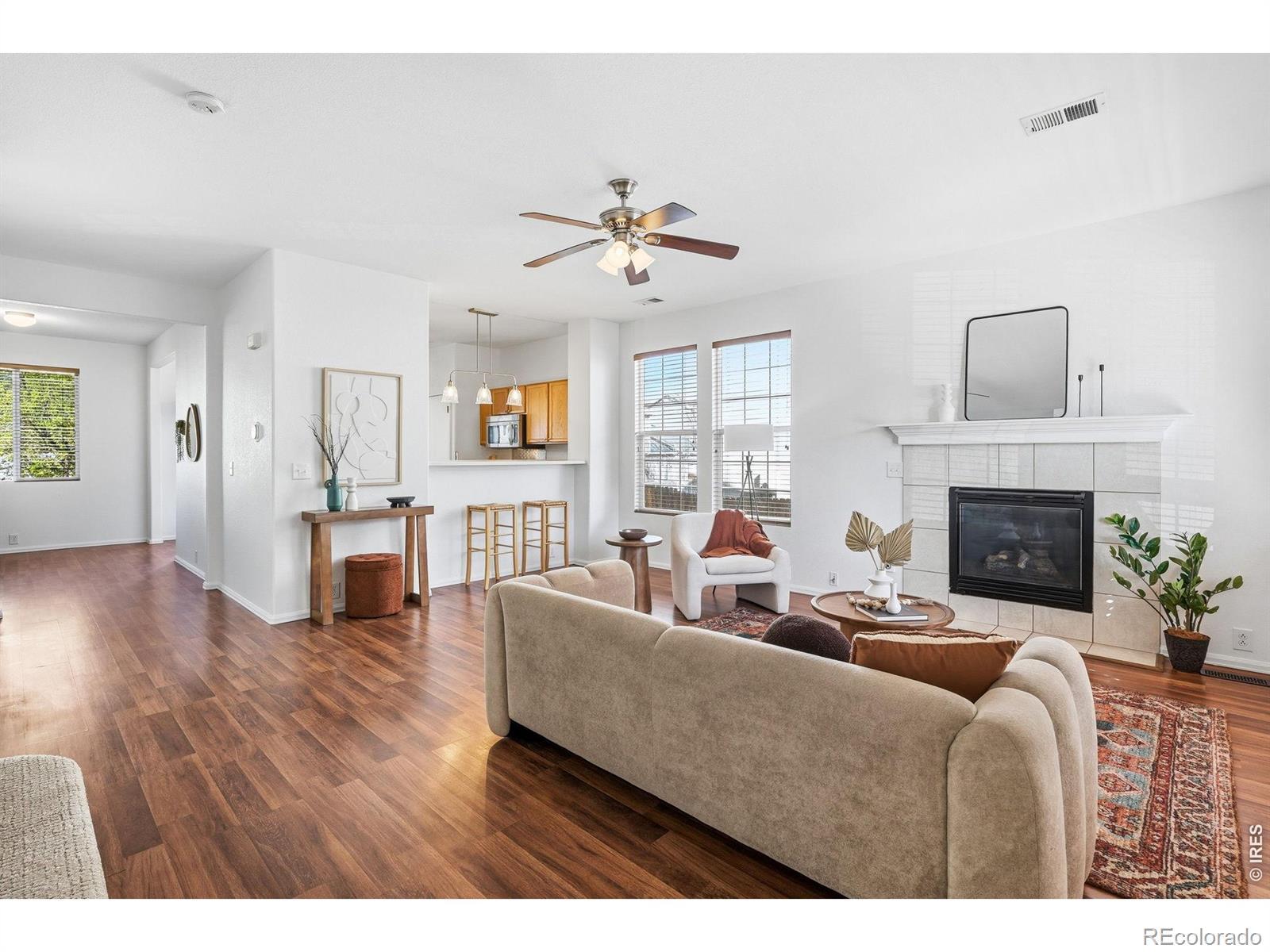Image 4: Open floorplan