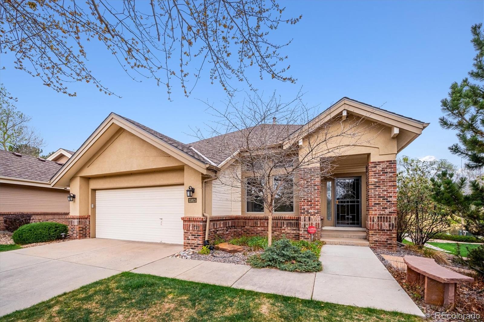 Image 2: 1-Level Living!