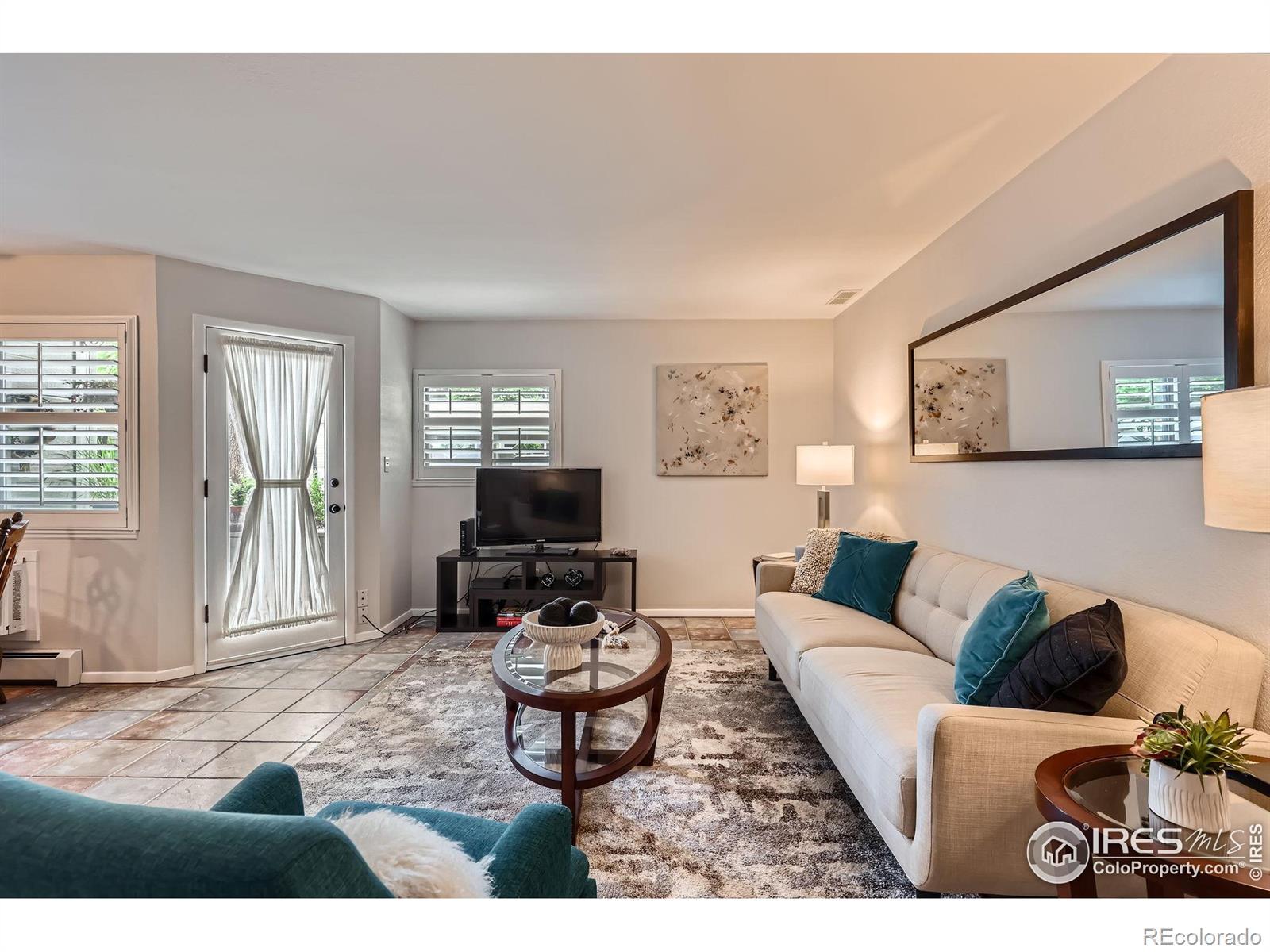 Image 1: Living Room