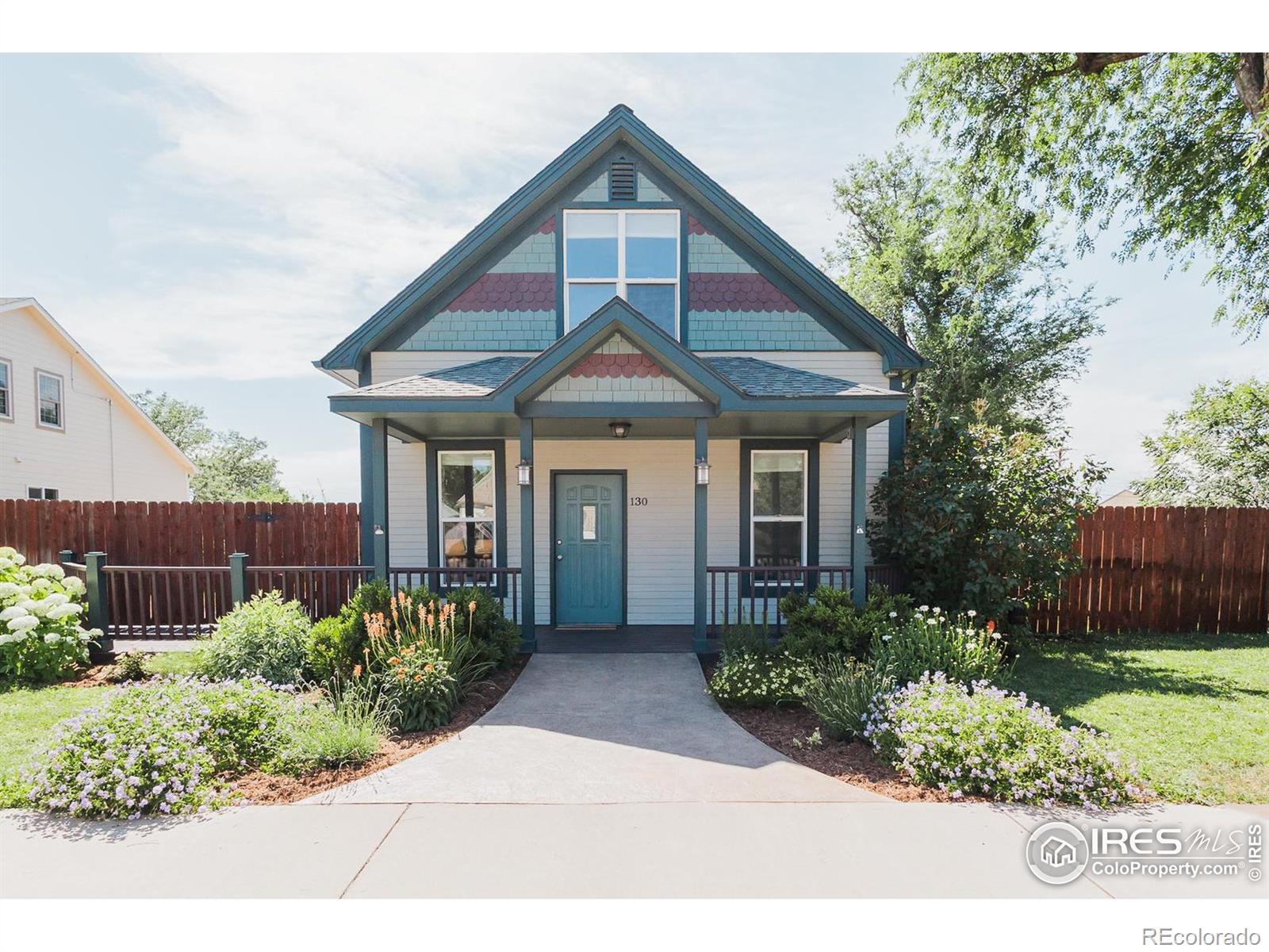 Image 2: Dreamy front porch and native flowers