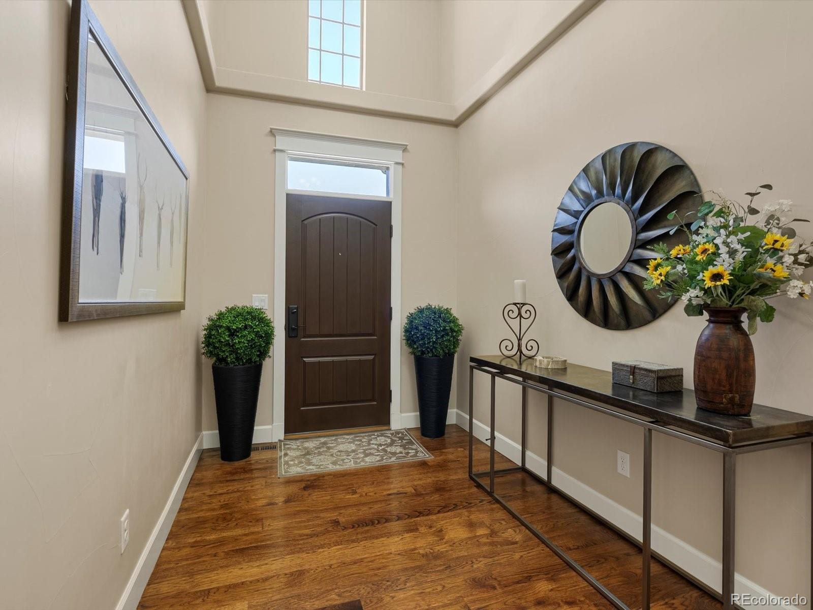 Image 3: Foyer