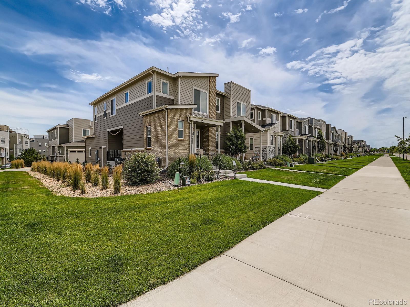 Image 2: Corner lot and maintained by HOA!