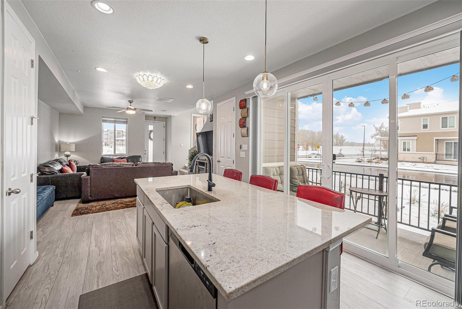 Image 4: Upgraded finishes with large island