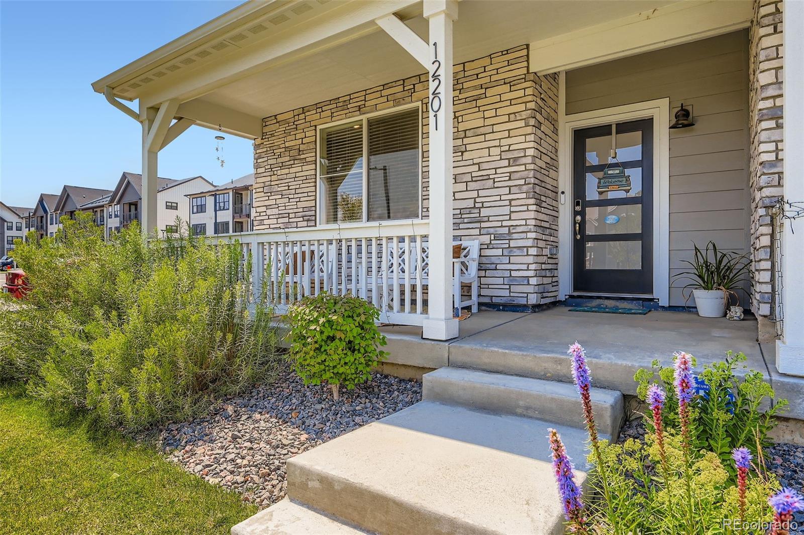 Image 4: Exterior Front Entry