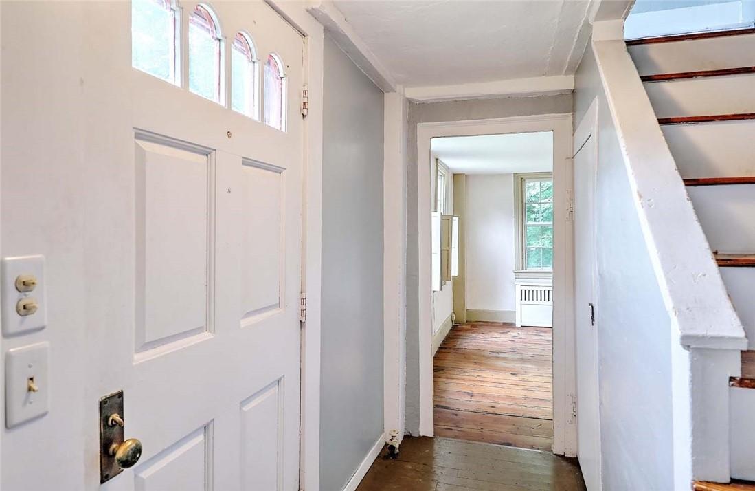 Image 3: Front Entry