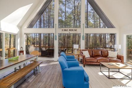 738 Country Club Dr
