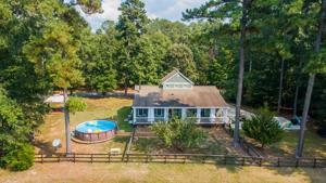 811 Country Club Drive