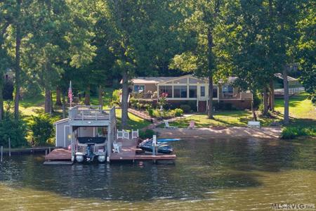 156 E Cove Dr