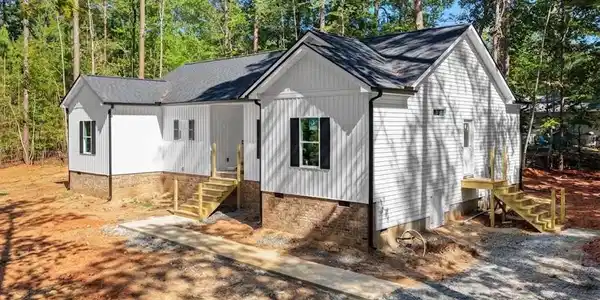 151 Twin Oaks Ln.