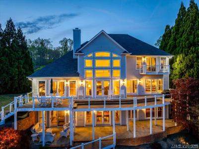 103 W Maple Pointe Drive