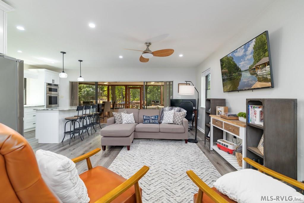 Image 4: Family Room