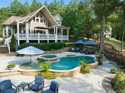 120 Waterlyn Dr