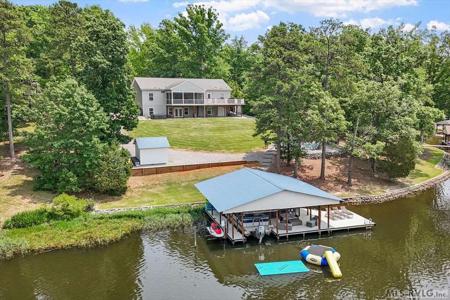 150 CONNIE LN