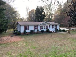 608 Hawthorne Dr.