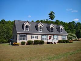 160 Lakeshore Dr