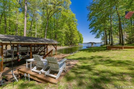 111 Oak Ridge Ct