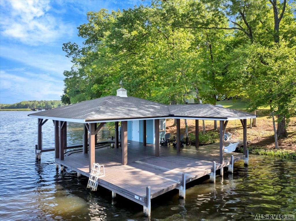 Image 3: Amazing location on Poplar Creek