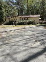 118 Holiday Dr