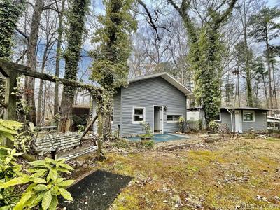 242 Fox Dr