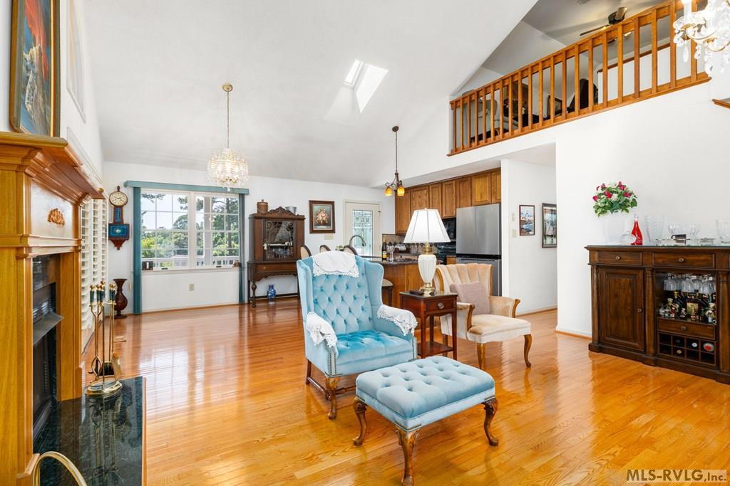 Image 4: Open Floor Plan