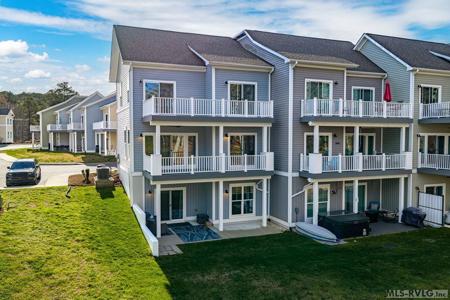 117 Rowboat Way