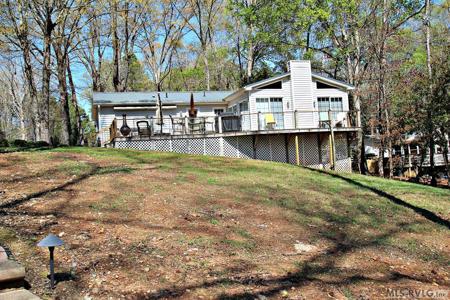 423 Winding Way