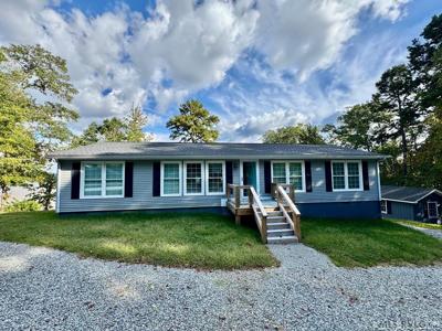 216 Lakeside Dr.