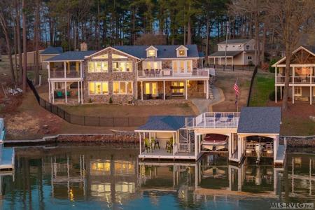 122 Aviator Lane