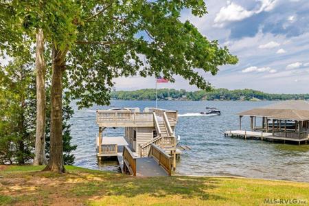 108 Dogwood Pointe Dr