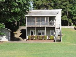 975 Hawthorne Drive
