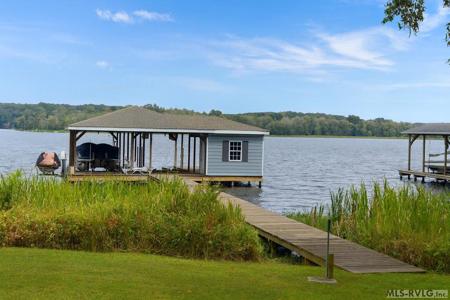 328 White Oak Court