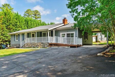 221 Hemlock