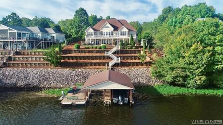 210 N Robinson Drive