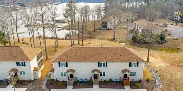 137-102 Gaston Pointe Dr