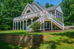 496 Poplar Creek