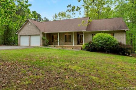 20 Breezewood Rd